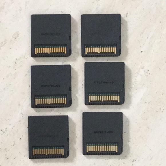 Nintendo DSi Console & 6 Nintendo DS Games Handheld System & Charger Toy Story - Picture 16 of 16